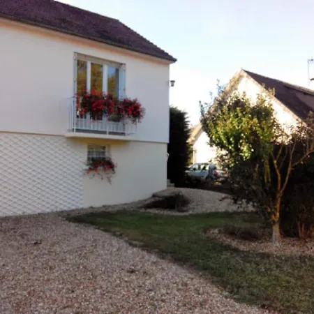 Maison Avec Piscine D'été Dans Un Quartier Calme Hébergement de vacances