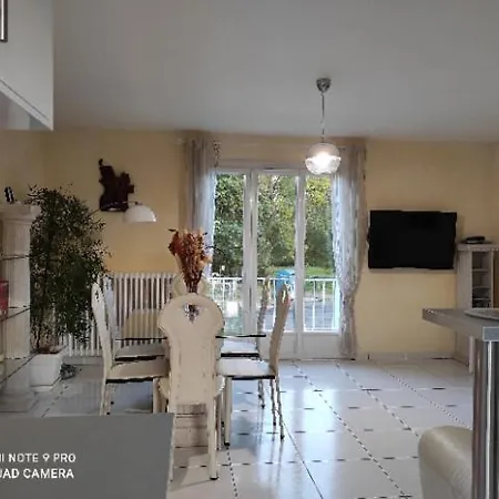 Maison Avec Piscine D'ete Dans Un Quartier Calme (adults Only) Dom wakacyjny *