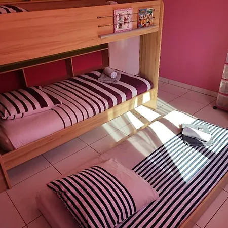 Maison Avec Piscine D'ete Dans Un Quartier Calme (adults Only) Dom wakacyjny *