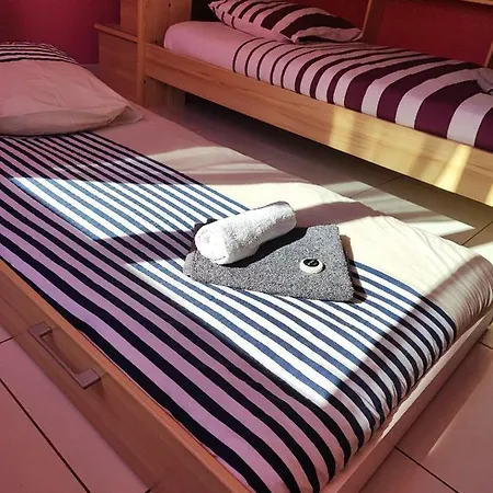 Dom wakacyjny Maison Avec Piscine D'ete Dans Un Quartier Calme (adults Only)